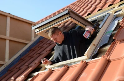 Pose de fenêtres de toit Velux à Esquiule